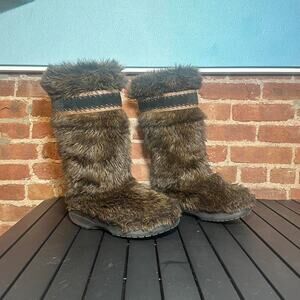 Y2k crocs yeti fur
